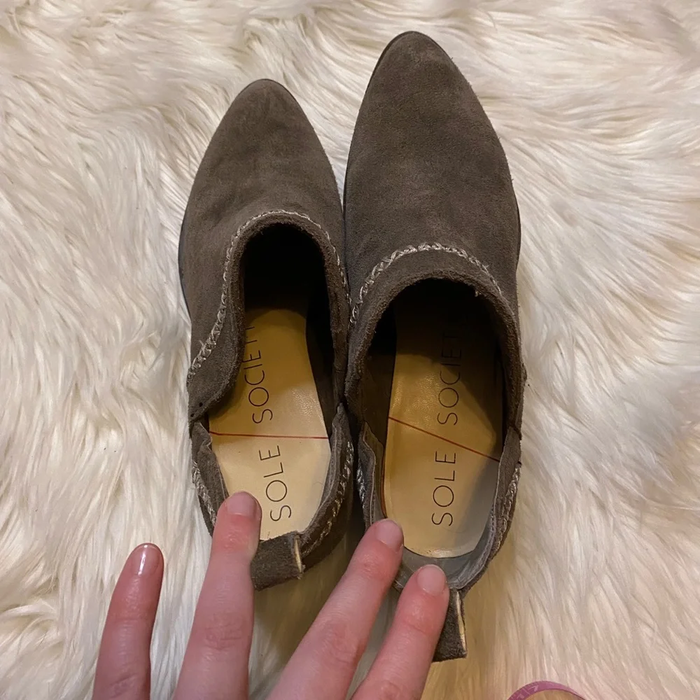 Sole Society grey gray suede size 8.5 booties boots